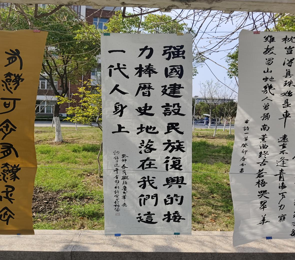 e7df97fcde8e4c08bbba0a64f13a7abe.png e7df97fcde8e4c08bbba0a64f13a7abe.png